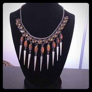 Elegant spike necklace